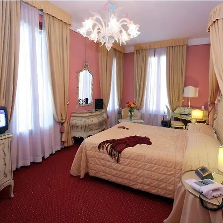 Rialto Hotel