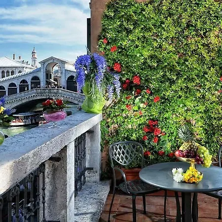 Rialto Szálloda 4*