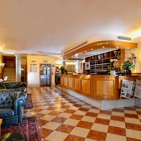 Rialto Otel 4*