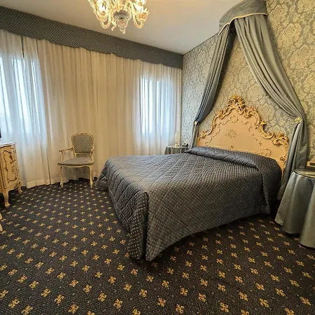 Отель Rialto